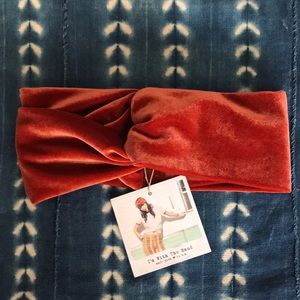 NWT Free People “i’m with the band” velvet turban